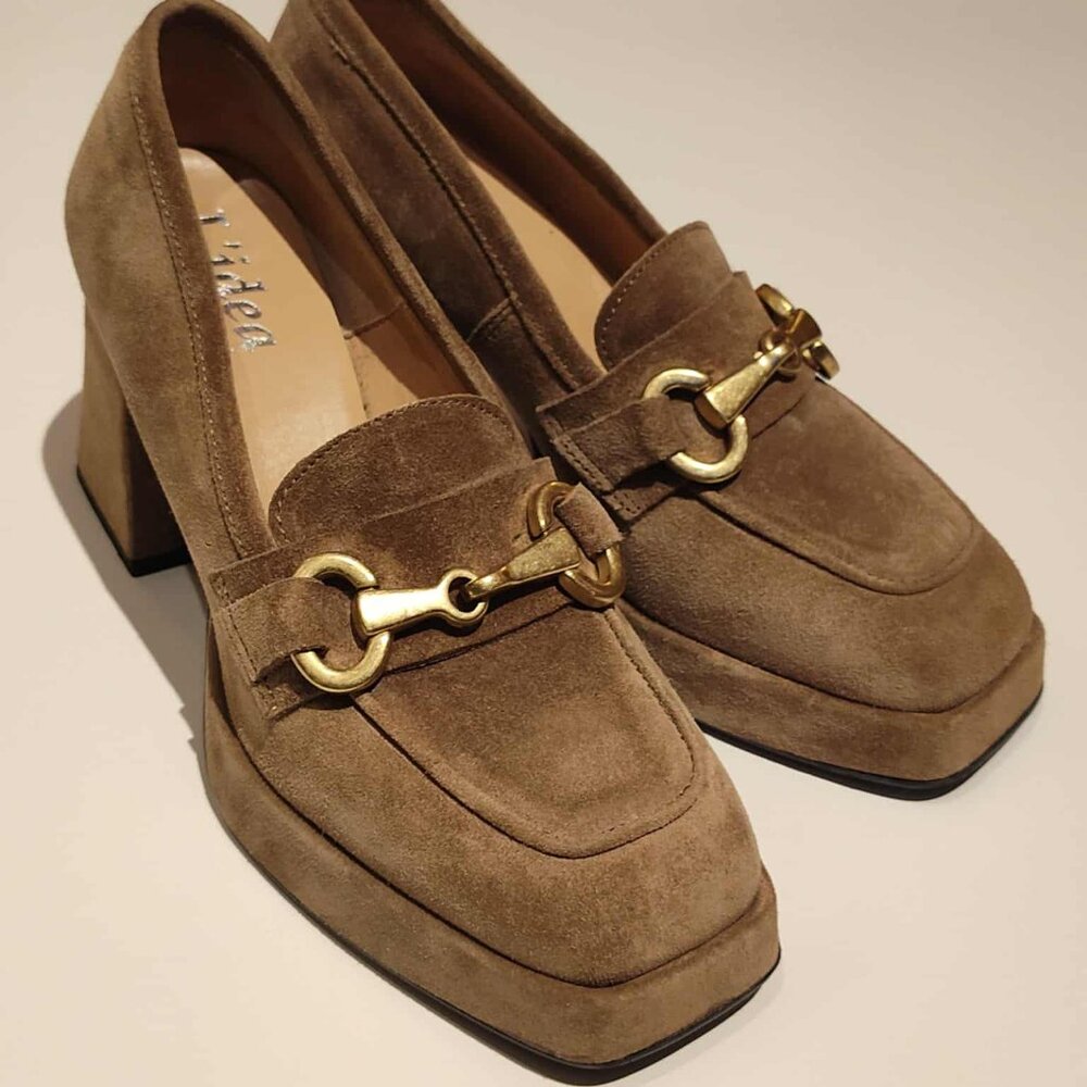 L’idea by Lori, tan platform suede loafer, EU size 38